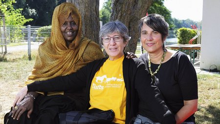 Portrait der Frauenrechtlerinnen Asha Haji Elmi, Sima Samar und Monika Hauser (v.l.n.r.) auf dem Global Peacebuilders Summit.